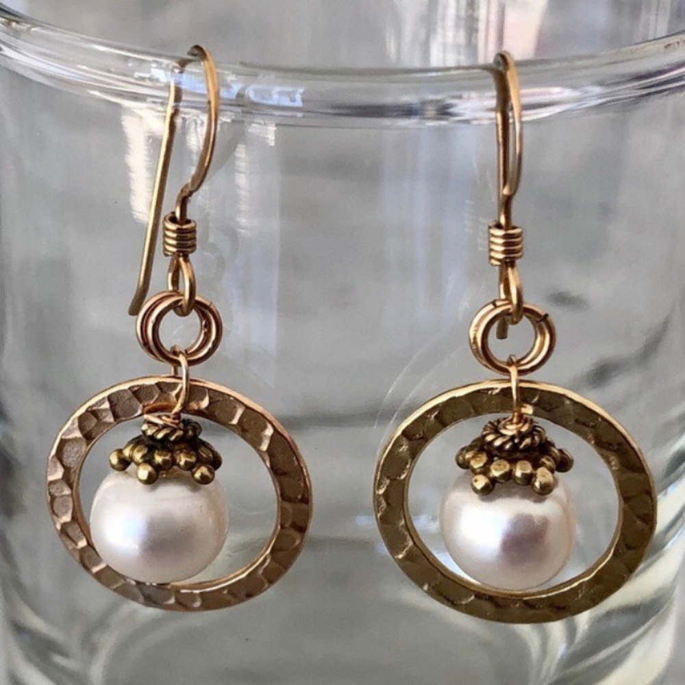 New Genuine natural freshwater pearl earrings